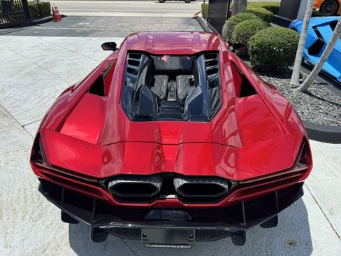 Used 2025 Lamborghini Revuelto AWD/4WD image 17