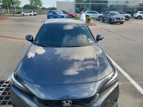 Used 2023 Honda Civic Sport Touring image 2