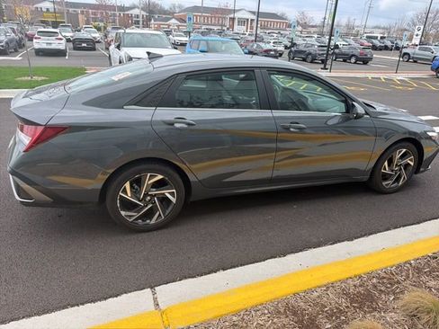 Used 2025 Hyundai Elantra SEL image 15