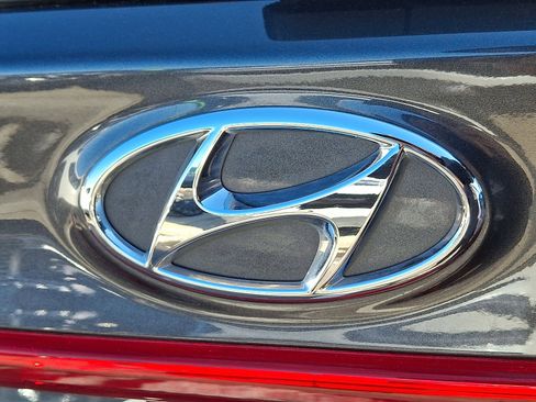 Certified 2023 Hyundai Santa Fe Limited image 30