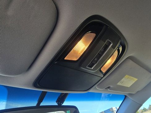 Used 2019 Kia Sorento S image 23