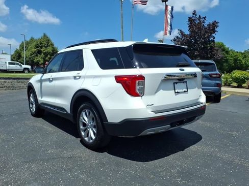 Used 2024 Ford Explorer XLT w/ Equipment Group 202A AWD/4WD image 7