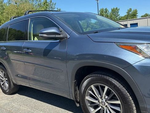 Used 2017 Toyota Highlander XLE AWD/4WD image 13