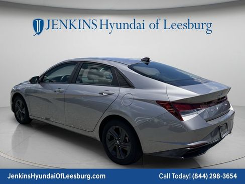 Certified 2023 Hyundai Elantra SEL w/ Preferred Accessory Package FWD image 7