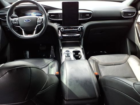 Used 2022 Ford Explorer ST w/ Equipment Group 401A image 5