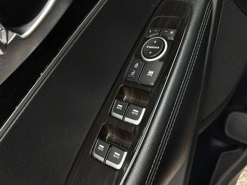 Used 2019 Kia Sorento FWD V6 image 12