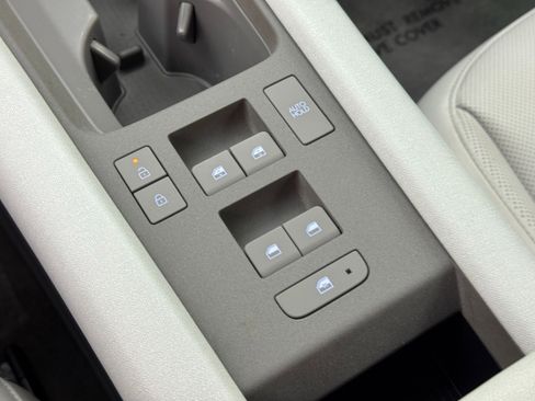 Used 2023 Hyundai Ioniq 6 SEL image 28