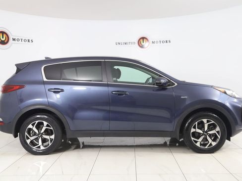 Used 2020 Kia Sportage LX w/ LX Popular Package AWD/4WD image 2