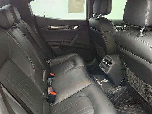 Used 2017 Maserati Ghibli RWD image 23