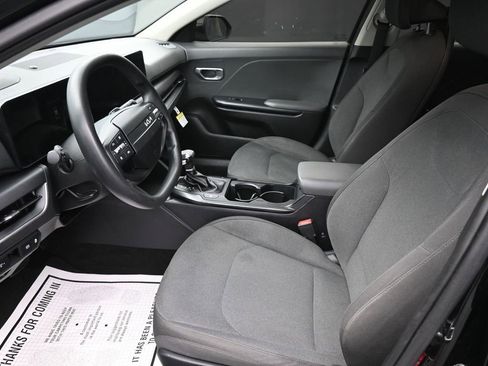 Used 2025 Kia K4 LX image 11