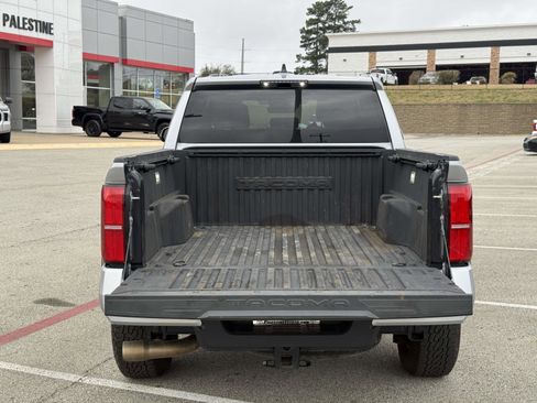 Used 2024 Toyota Tacoma TRD Off-Road AWD/4WD image 5