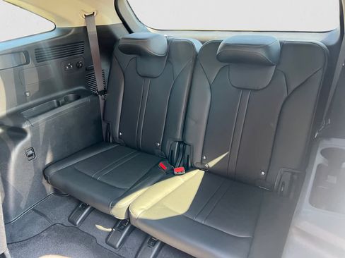 Certified 2025 Kia Sorento S image 12