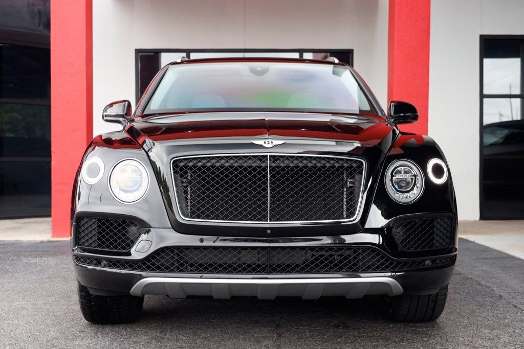 Used 2019 Bentley Bentayga AWD/4WD image 3