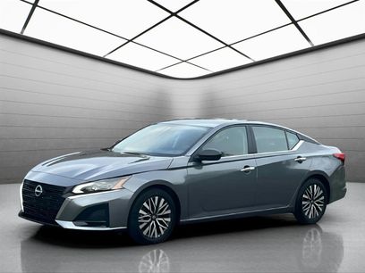 Used 2025 Nissan Altima 2.5 SV