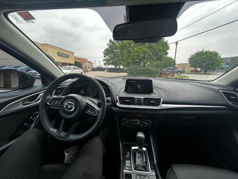 Used 2018 MAZDA MAZDA3 Sport image 18