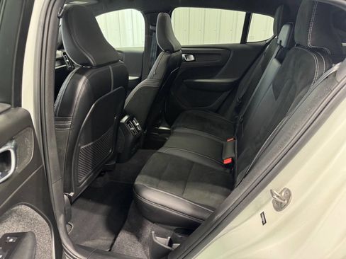 Used 2022 Volvo C40 P8 Recharge Ultimate image 16