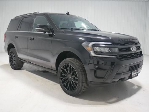 Certified 2023 Ford Expedition Limited image 4
