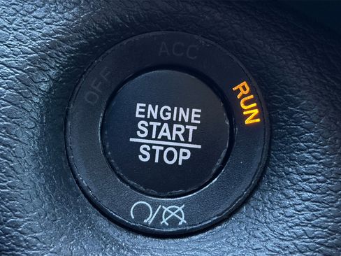 Used 2015 Jeep Cherokee Sport w/ Sport Appearance Group image 22