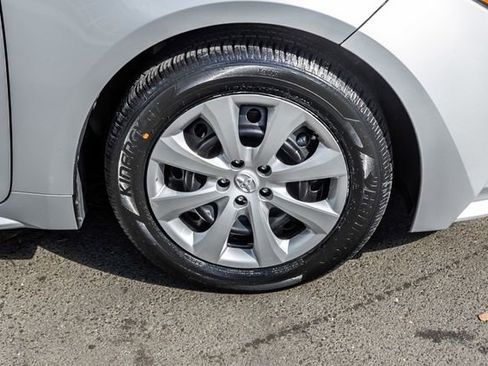 Certified 2025 Toyota Corolla LE FWD image 6