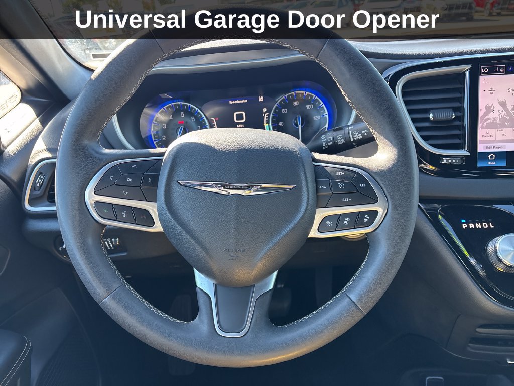 Used 2025 Chrysler Pacifica Select FWD image 20