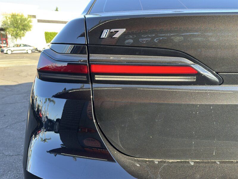 Used 2025 BMW i7 eDrive50 w/ M Sport Package RWD image 13