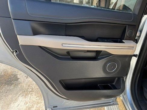 Used 2023 Ford Expedition Limited image 27