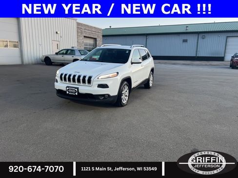 Used 2017 Jeep Cherokee Latitude w/ Cold Weather Group image 3