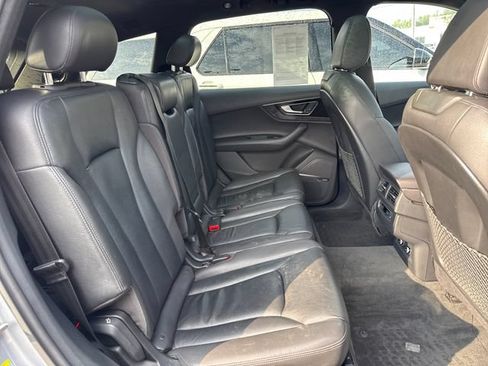 Used 2019 Audi Q7 3.0T Premium Plus w/ Premium Plus Package AWD/4WD image 12