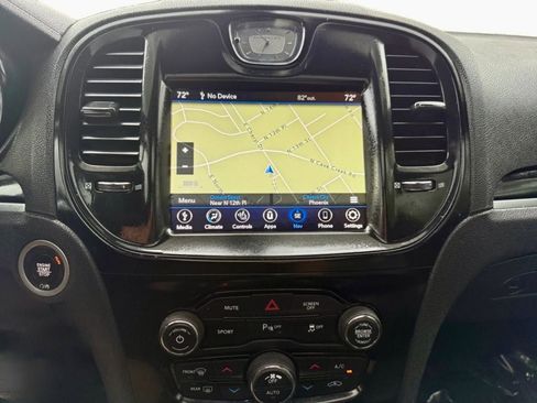 Used 2018 Chrysler 300 S w/ 300S Premium Group image 13