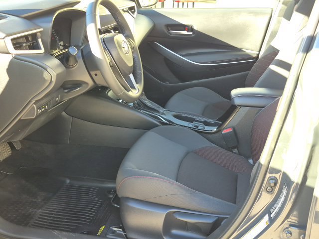 Used 2025 Toyota Corolla SE w/ SE Premium Package FWD image 16