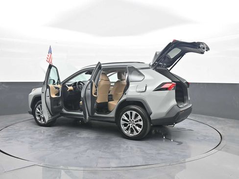 Used 2022 Toyota RAV4 XLE Premium AWD/4WD image 47