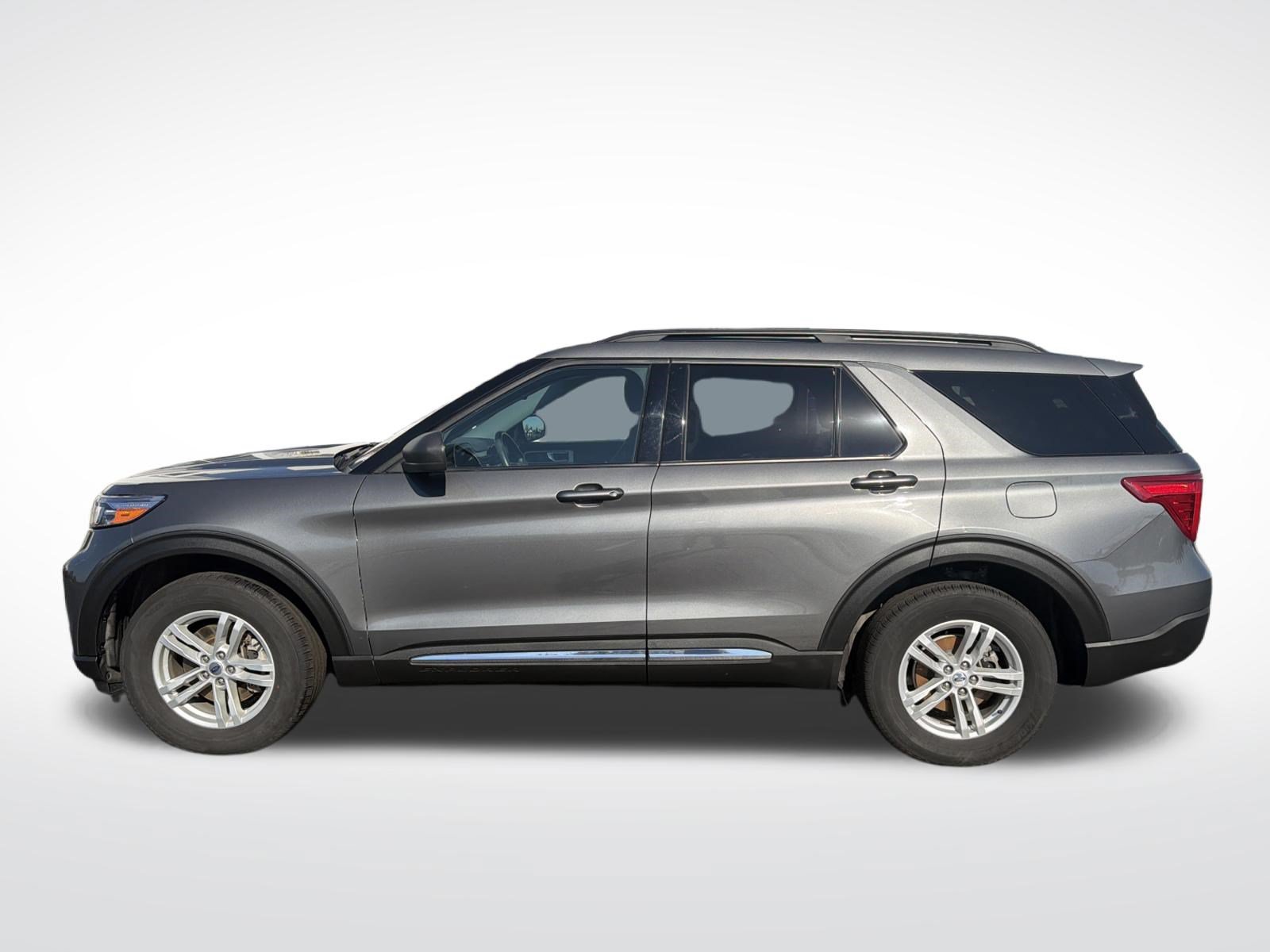 Used 2023 Ford Explorer XLT w/ Class IV Trailer Tow Package AWD/4WD image 16