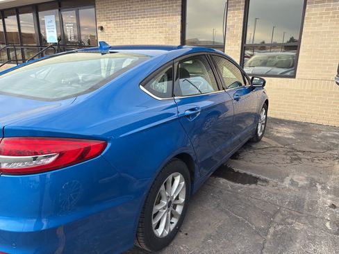 Used 2020 Ford Fusion SE image 4