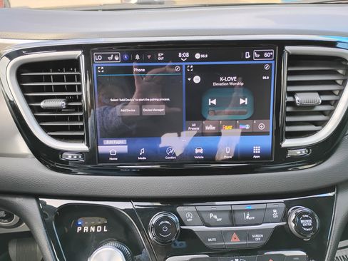 Used 2025 Chrysler Pacifica Select FWD image 7