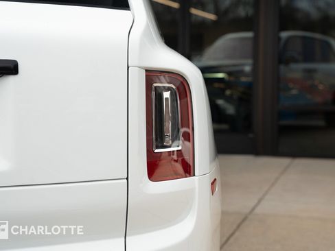Used 2022 Rolls-Royce Cullinan image 18