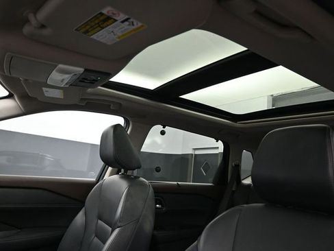 Used 2021 Nissan Rogue SL image 40