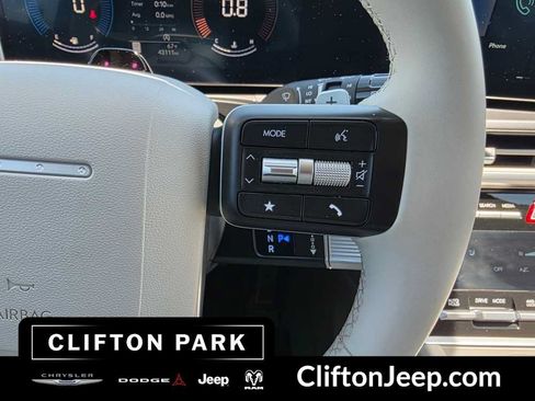 Used 2024 Hyundai Santa Fe SEL AWD/4WD image 23