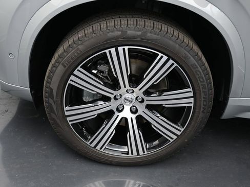 New 2025 Volvo XC90 T8 Plus w/ Protection Package Premier image 9