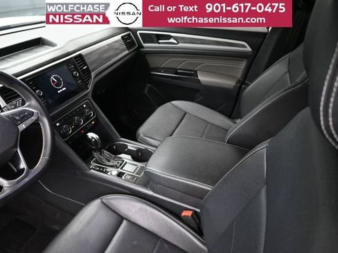Used 2021 Volkswagen Atlas Cross Sport SE FWD image 15