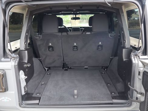 Used 2019 Jeep Wrangler Unlimited Sport S AWD/4WD image 14