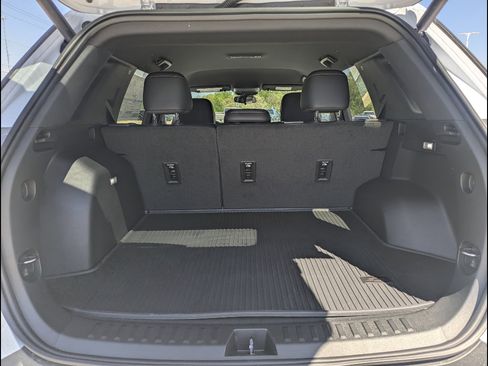 New 2026 Chevrolet Equinox ACTIV w/ LPO, Floor Liner Package AWD/4WD image 15