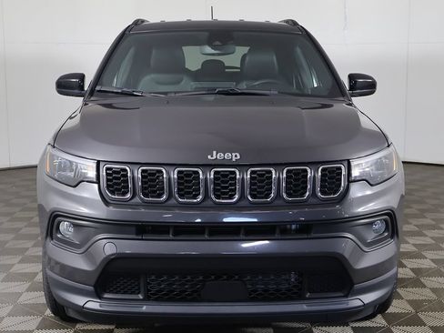 Used 2024 Jeep Compass Latitude AWD/4WD image 8