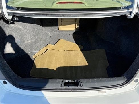 Used 2011 Honda Accord EX-L image 4