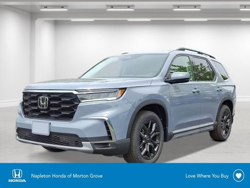 New 2025 Honda Pilot Touring image 1