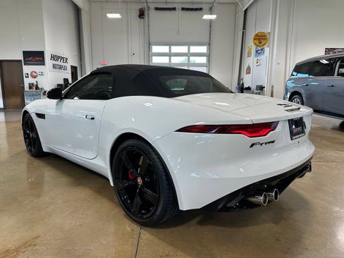 Used 2022 Jaguar F-TYPE Convertible RWD image 11