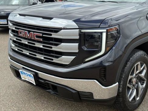 Used 2023 GMC Sierra 1500 SLE RWD image 17