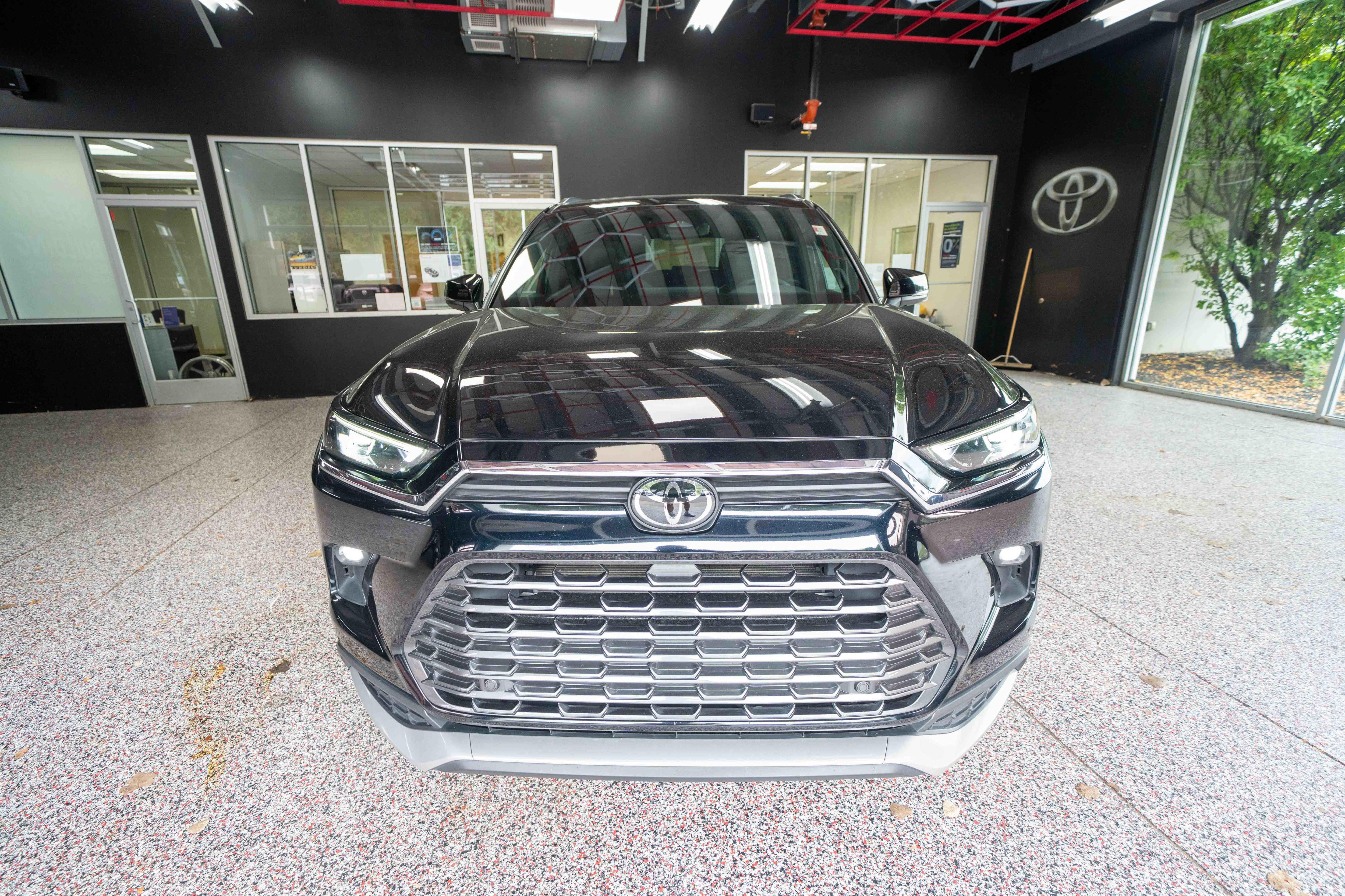 Used 2024 Toyota Grand Highlander AWD Hybrid image 6