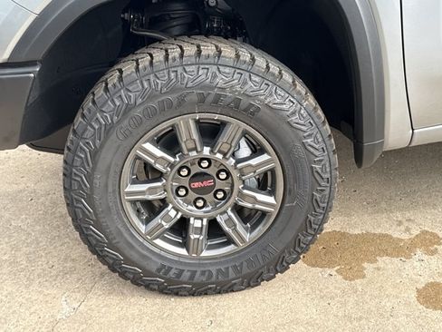 New 2026 GMC Sierra 1500 AT4X w/ LPO, Black Badging Package AWD/4WD image 15