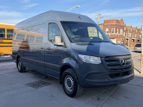 Used 2019 Mercedes-Benz Sprinter 170 image 3