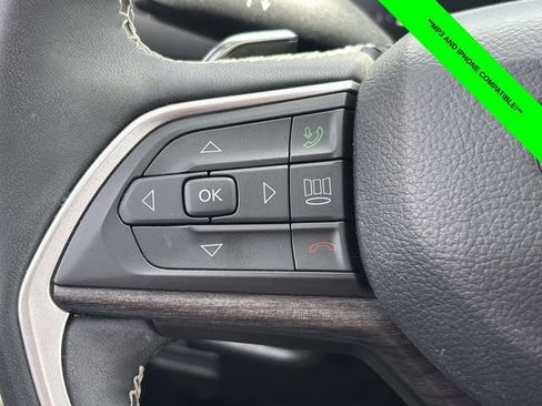 Used 2023 Jeep Grand Cherokee Limited w/ Black Appearance Package AWD/4WD image 12